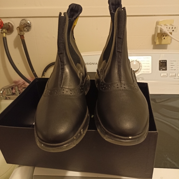 Tefors Black Chelsea Boots - Picture 4 of 8